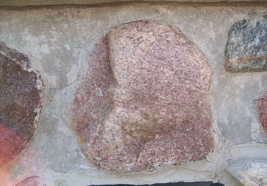 Chimney mortar cracks